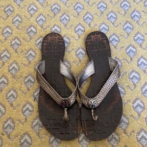 Tory Burch Metallic thong Sandal size 10